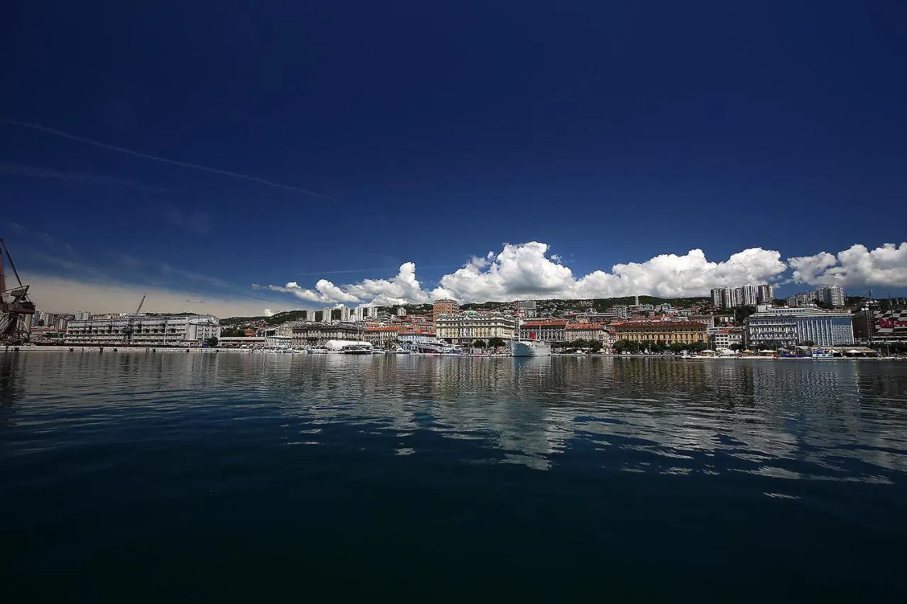 Chrystal Apps Integral Apartment Rijeka